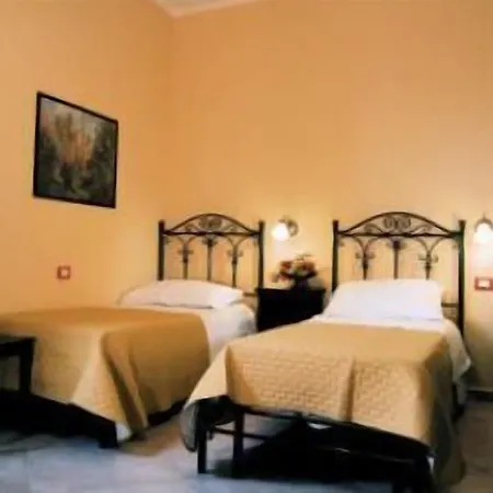 Columbia Hotel 2*