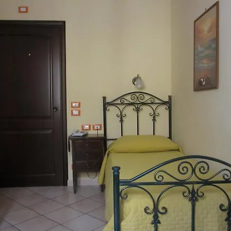 Hotel Columbia 2*